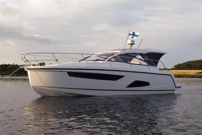 Sealine S330