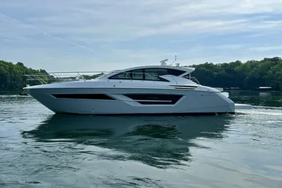Cruisers Yachts 46 Cantius