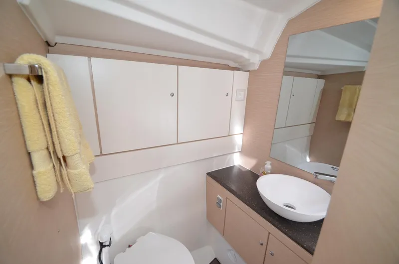 Arcturus Yacht Photos Pics Owners Head 3