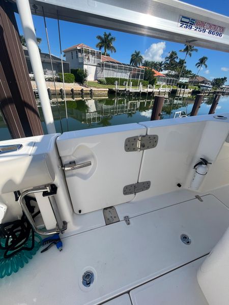 2022 Boston Whaler Outrage 280