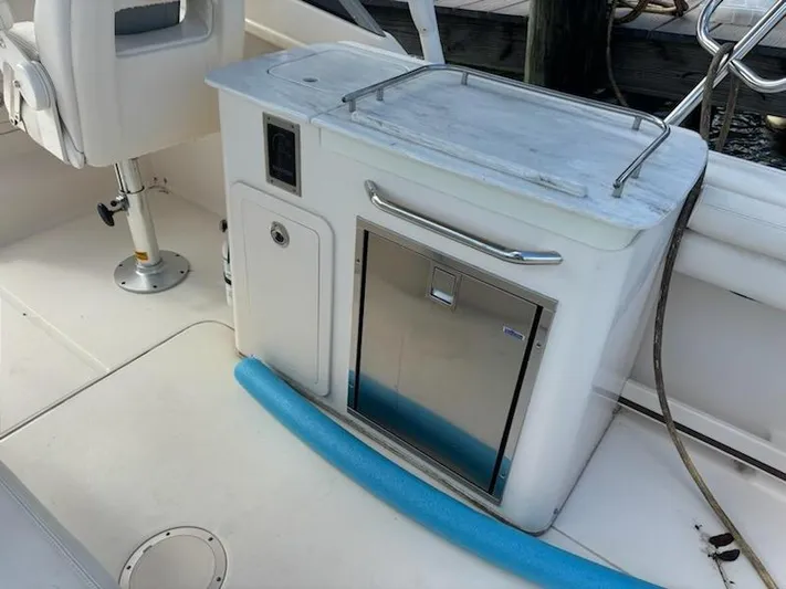 275-590 Brokerage Yacht Photos Pics 