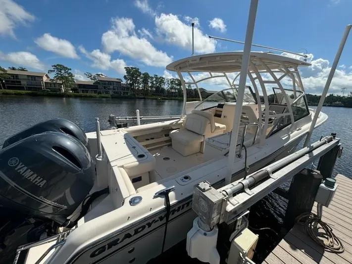 275-590 Brokerage Yacht Photos Pics 