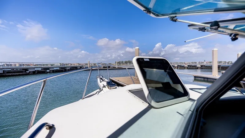  Yacht Photos Pics 2018 Parker - Bow