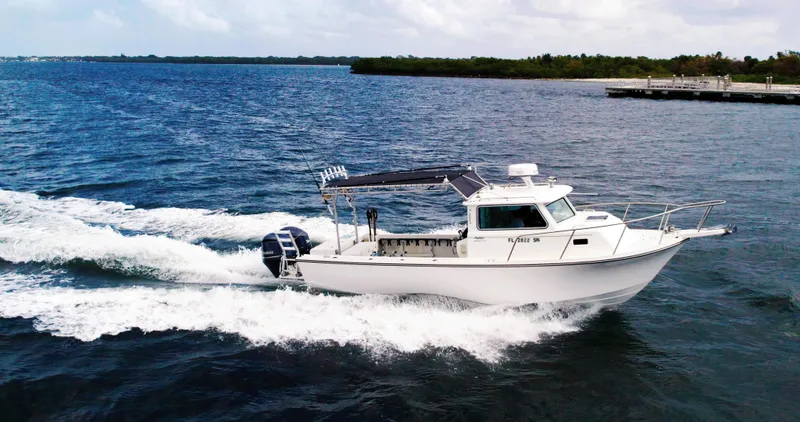  Yacht Photos Pics 2018 Parker - Exterior profile on the water