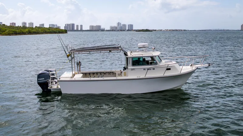  Yacht Photos Pics 2018 Parker - Exterior profile on the water