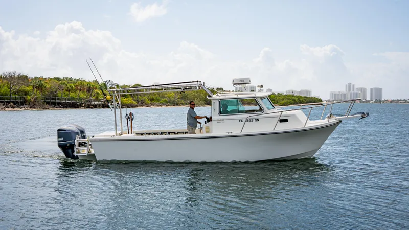  Yacht Photos Pics 2018 Parker - Exterior profile on the water