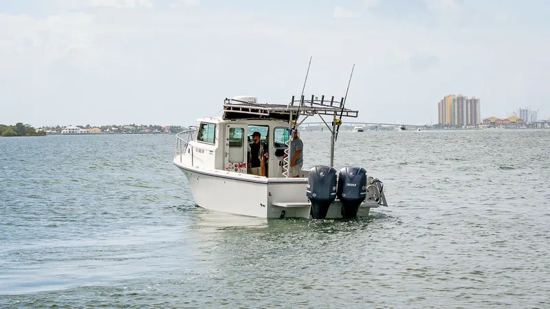  Yacht Photos Pics 2018 Parker - Exterior profile on the water