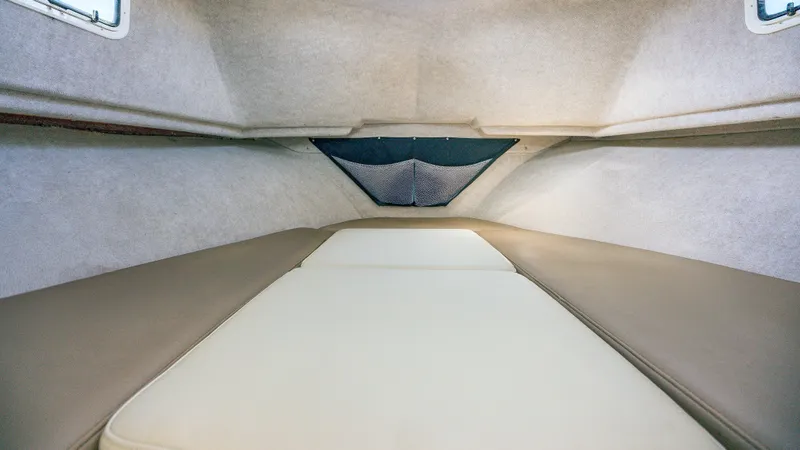  Yacht Photos Pics 2018 Parker - Cabin