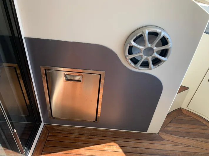 Blue Sky Yacht Photos Pics 