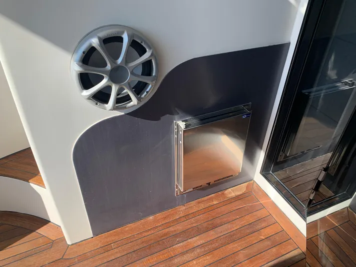 Blue Sky Yacht Photos Pics 