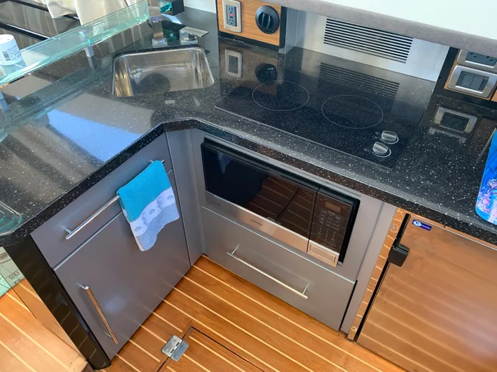 Blue Sky Yacht Photos Pics 