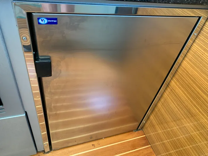 Blue Sky Yacht Photos Pics 