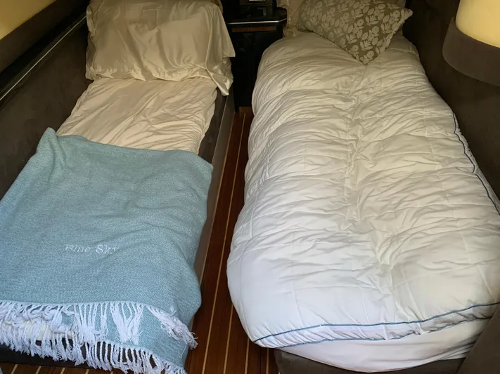 Blue Sky Yacht Photos Pics 