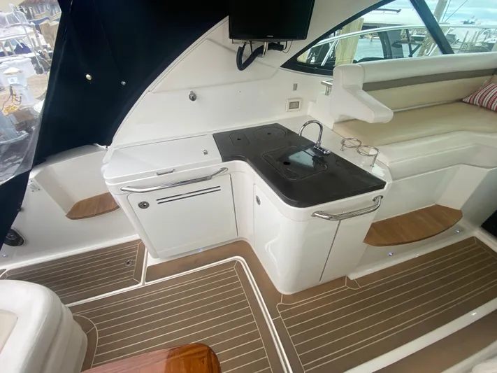 Two P's Yacht Photos Pics 2012 Sea Ray 410 Sundancer