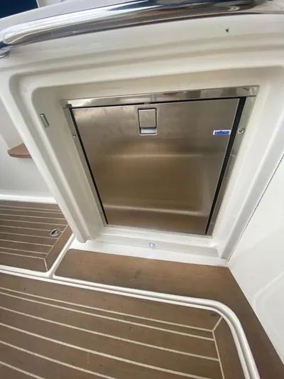 Two P's Yacht Photos Pics 2012 Sea Ray 410 Sundancer