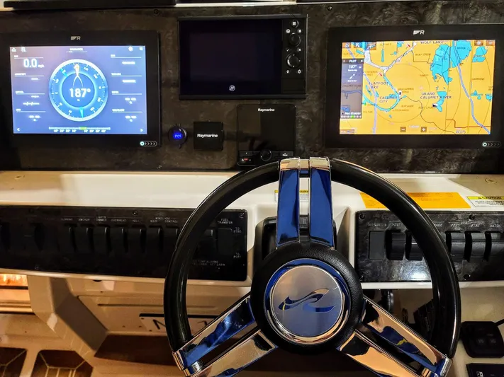 Two P's Yacht Photos Pics 2012 Sea Ray 410 Sundancer