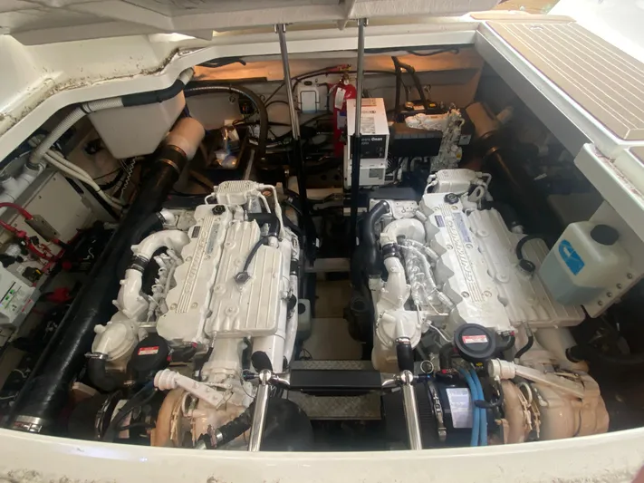 Two P's Yacht Photos Pics 2012 Sea Ray 410 Sundancer