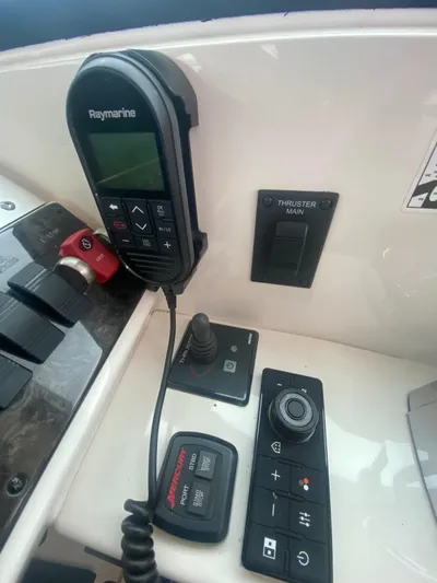 Two P's Yacht Photos Pics 2012 Sea Ray 410 Sundancer