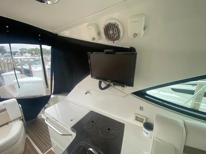 Two P's Yacht Photos Pics 2012 Sea Ray 410 Sundancer