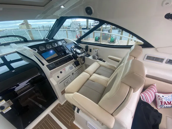 Two P's Yacht Photos Pics 2012 Sea Ray 410 Sundancer