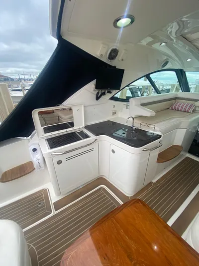 Two P's Yacht Photos Pics 2012 Sea Ray 410 Sundancer