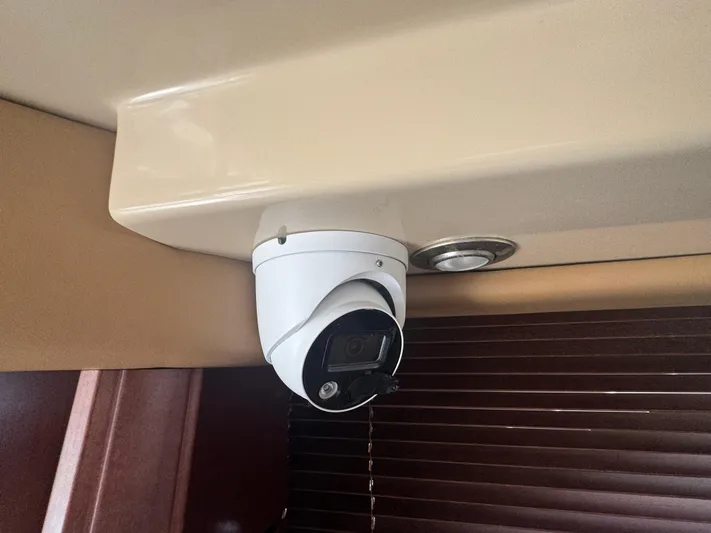 Yacht Photos Pics Security camera installed inside a 2007 Sea Ray 360 Sedan boat.