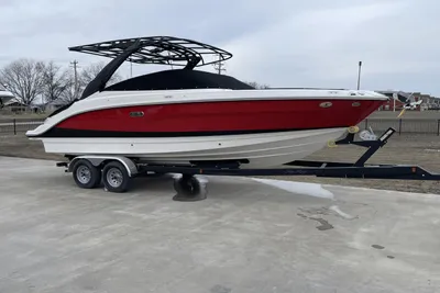 Sea Ray SLX 260