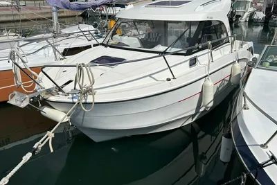 2017 Beneteau Antares 8