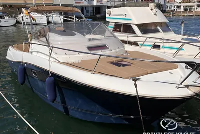 Jeanneau cap camarat 8.5