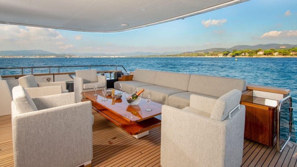 2019 Van der Valk 104 