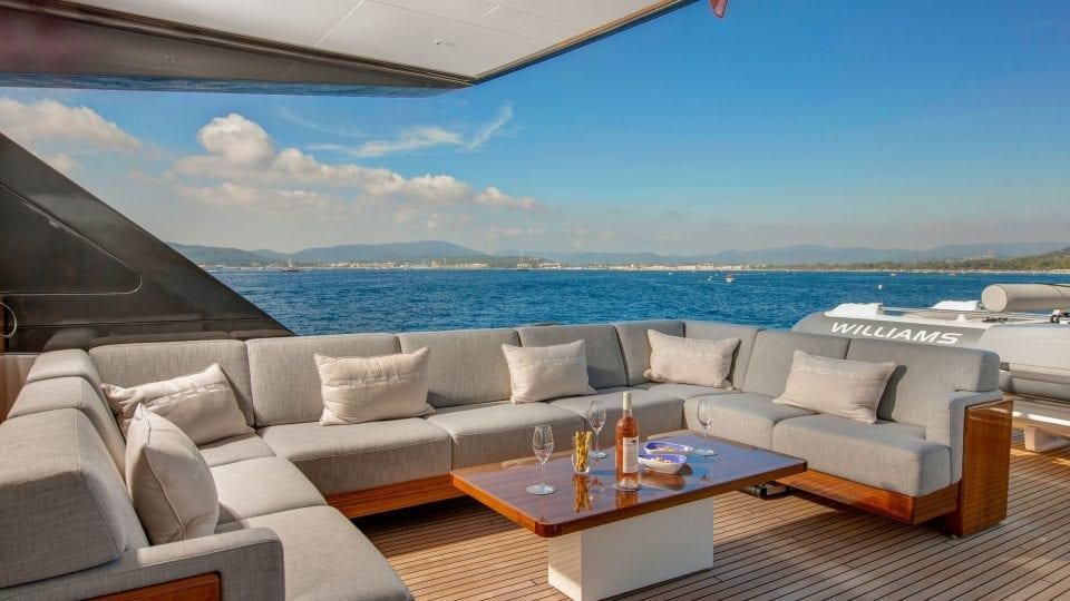 2019 Van der Valk 104 