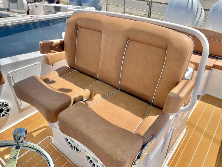 Side Piece Yacht Photos Pics 