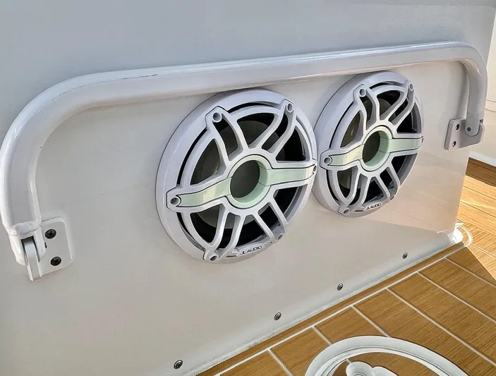 Side Piece Yacht Photos Pics 