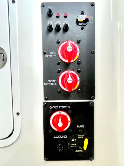 Side Piece Yacht Photos Pics 