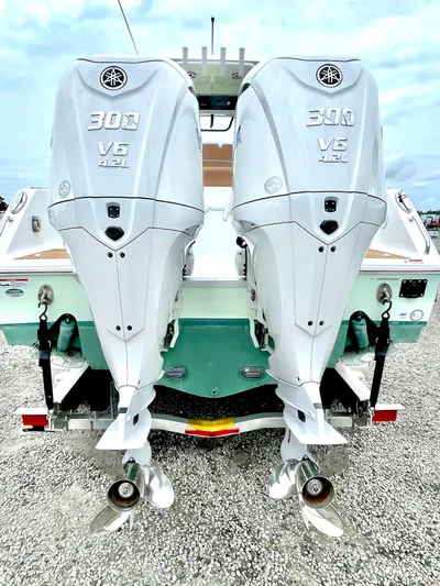 Side Piece Yacht Photos Pics 