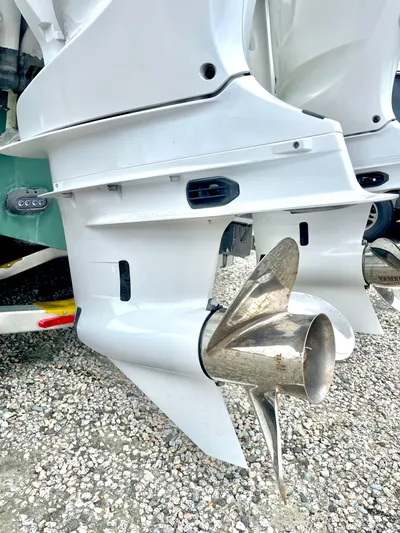 Side Piece Yacht Photos Pics 