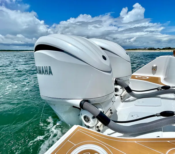 Side Piece Yacht Photos Pics 