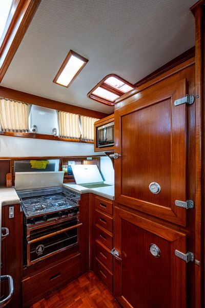 1989 Grand Banks 46 MotorYacht CP