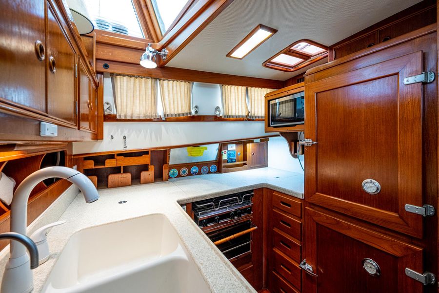 1989 Grand Banks 46 MotorYacht CP