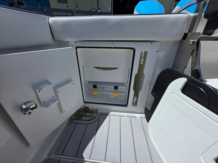 It's So Easy Yacht Photos Pics 