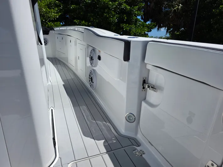 It's So Easy Yacht Photos Pics 