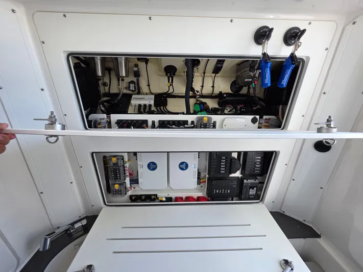 It's So Easy Yacht Photos Pics 