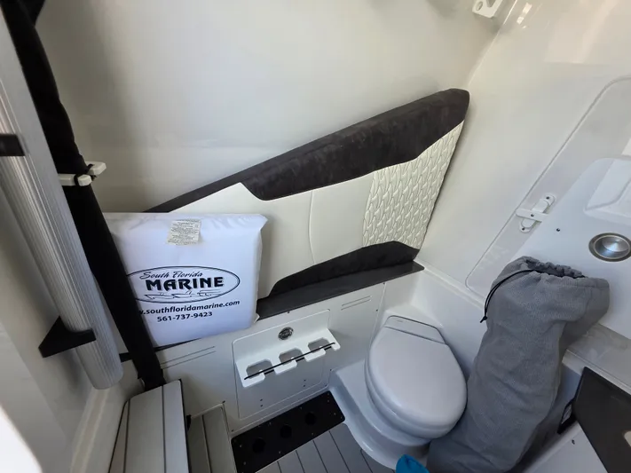 It's So Easy Yacht Photos Pics 