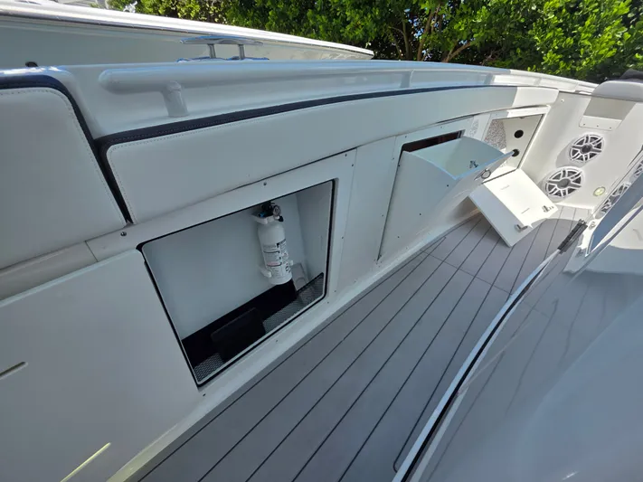 It's So Easy Yacht Photos Pics 