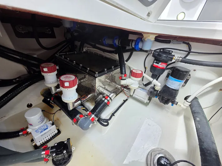 It's So Easy Yacht Photos Pics 