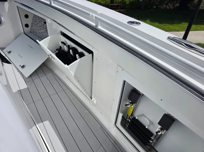 It's So Easy Yacht Photos Pics 