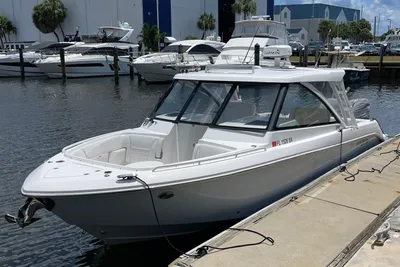 Everglades 340 DC