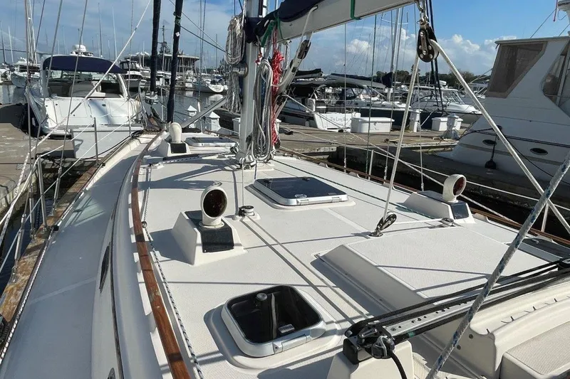 Dream Flower Yacht Photos Pics 1995 Island Packet 40 with wide side decks