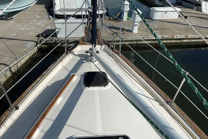 Dream Flower Yacht Photos Pics 1995 Island Packet 40 foredeck