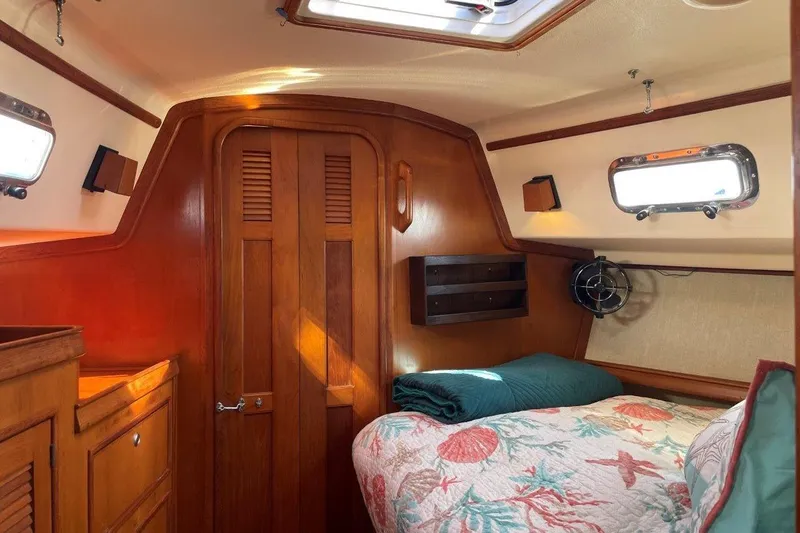 Dream Flower Yacht Photos Pics Comfortable forward cabin